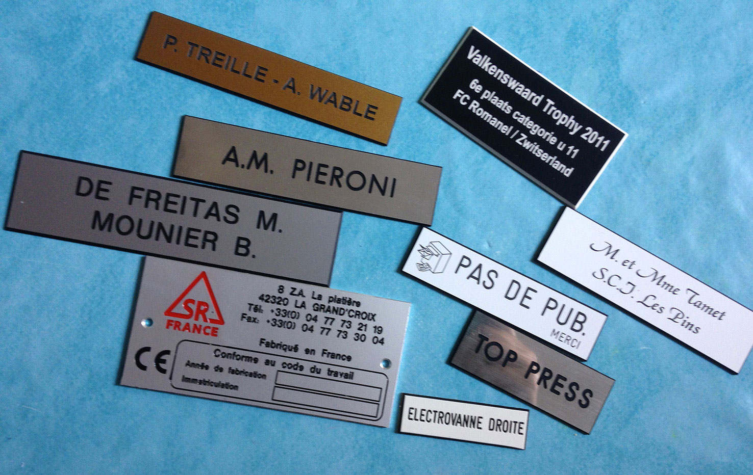 Plaquettes réalisées en gravure industrielle